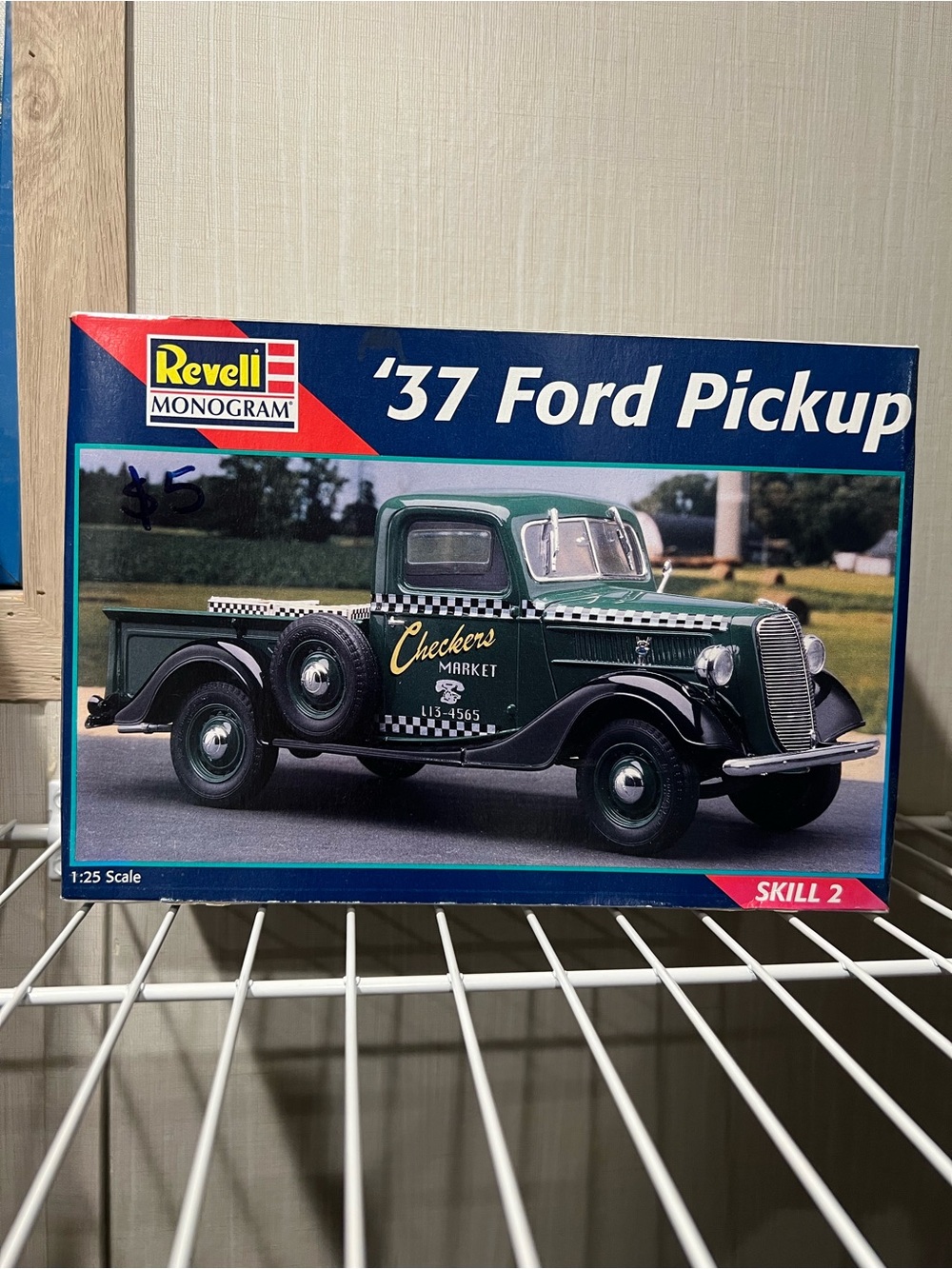 '37 Ford Pickup Model Kit - Green